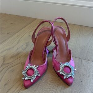 Elegant Pink Women's Shoes with Embellished Design